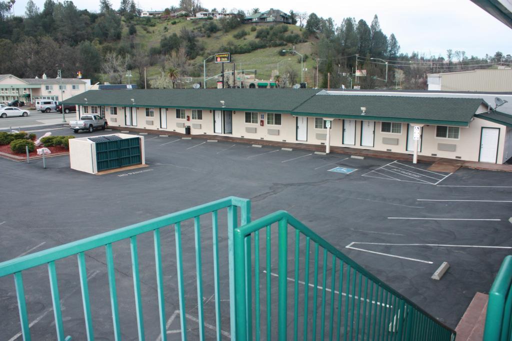 Value Inn & Suites Реддинг Экстерьер фото