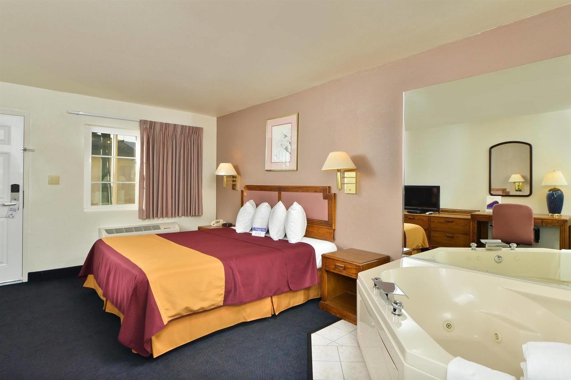 Value Inn & Suites Реддинг Экстерьер фото