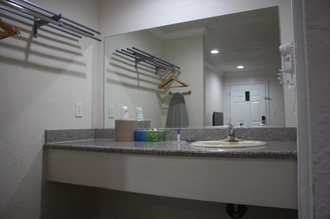 Value Inn & Suites Реддинг Экстерьер фото