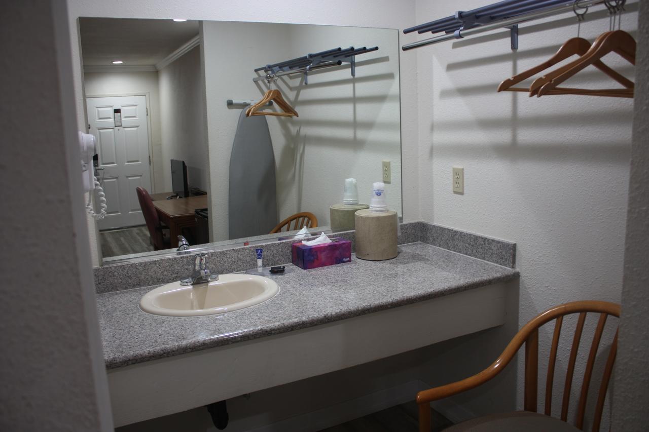 Value Inn & Suites Реддинг Экстерьер фото